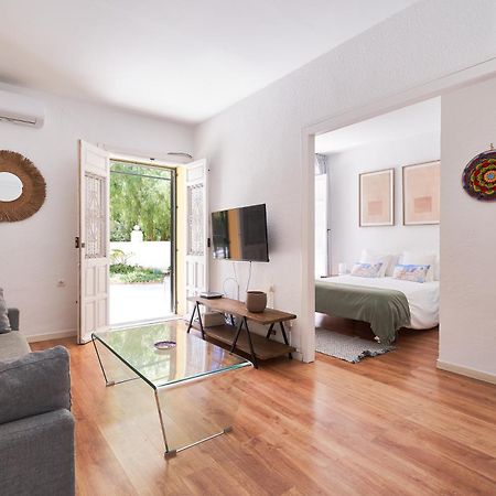 Villa Rosita Suites En Playa De La Malagueta Con Terraza Малага Экстерьер фото