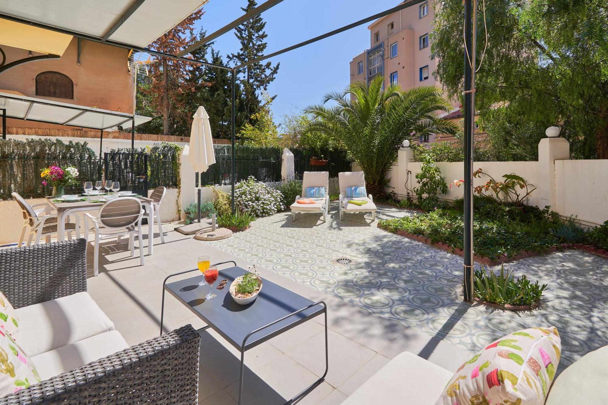 Villa Rosita Suites En Playa De La Malagueta Con Terraza Малага Экстерьер фото