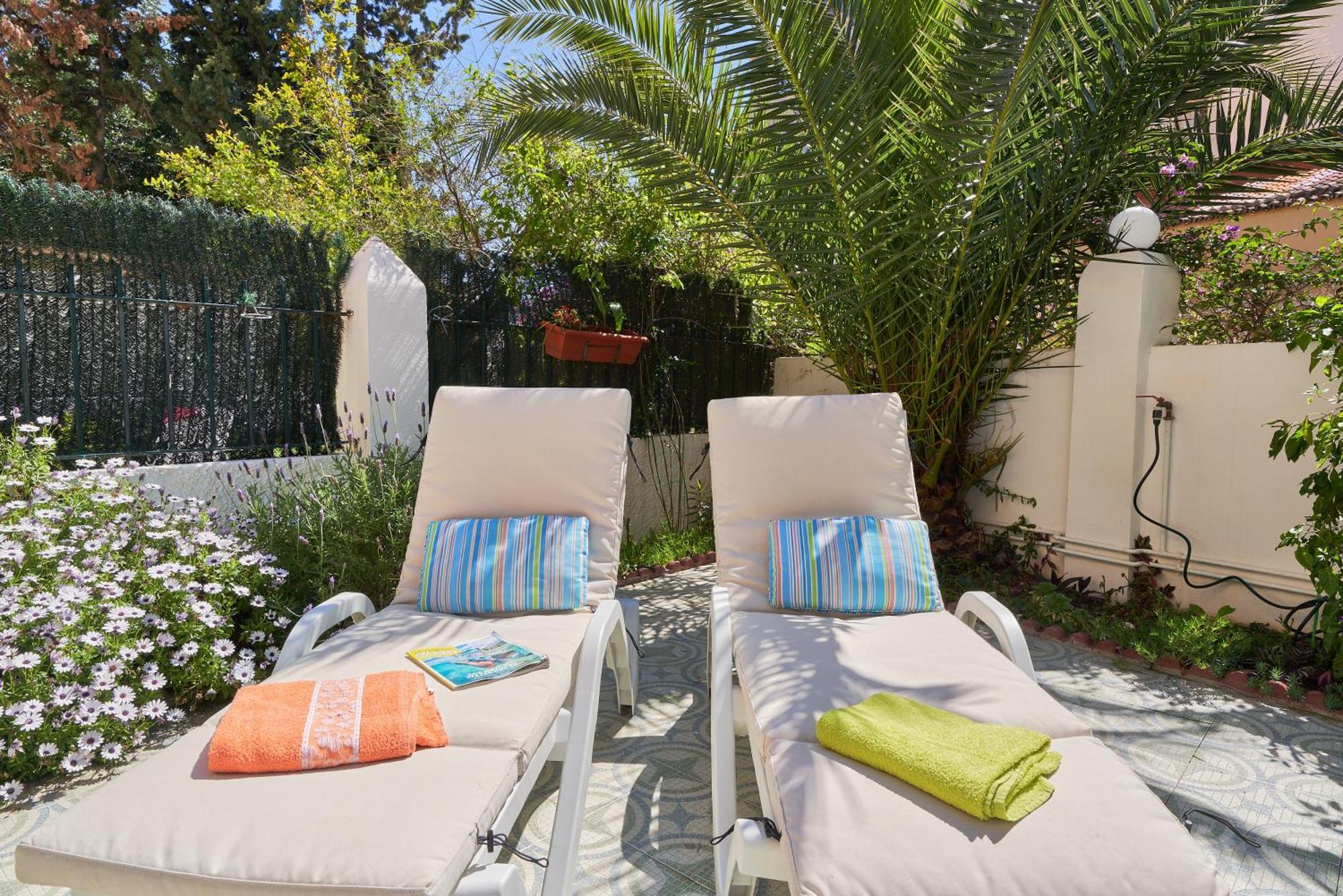 Villa Rosita Suites En Playa De La Malagueta Con Terraza Малага Экстерьер фото